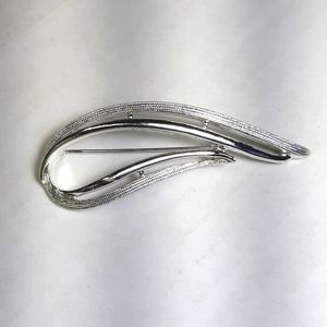 Vtg Sarah Coventry Silver Tone Swish/Wave  Brooch
